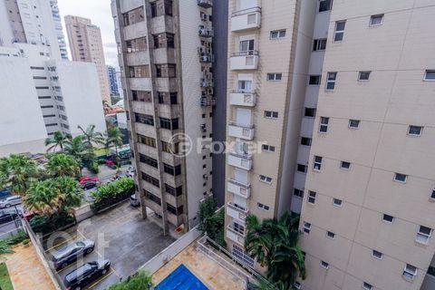 Image 5 - 880406