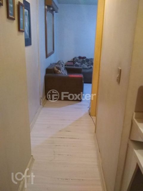 Image 9 - 880407