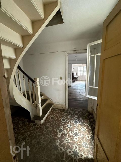 Image 2 - 880410