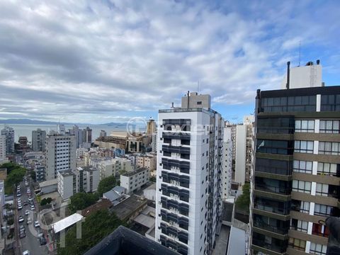 Image 4 - 880411