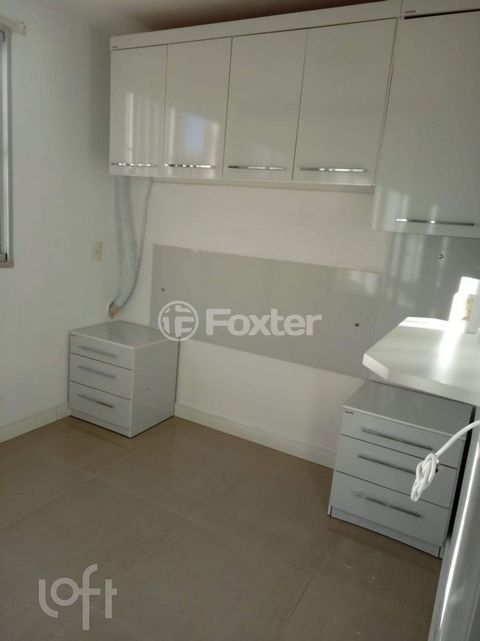 Image 7 - 880413