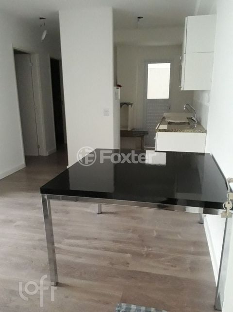Image 9 - 880425