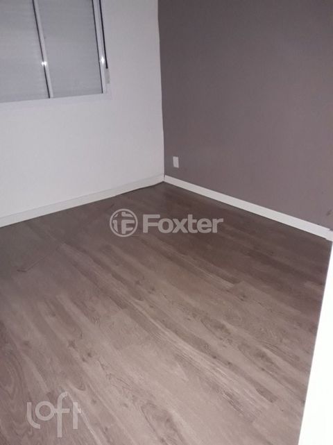 Image 1 - 880425