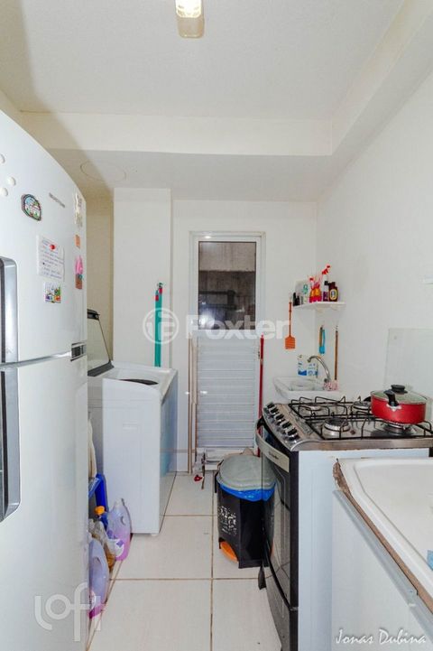 Image 3 - 880425