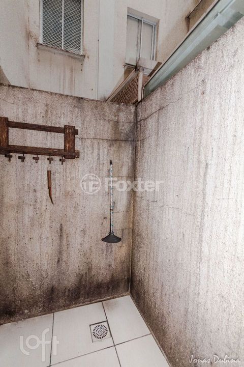 Image 4 - 880425