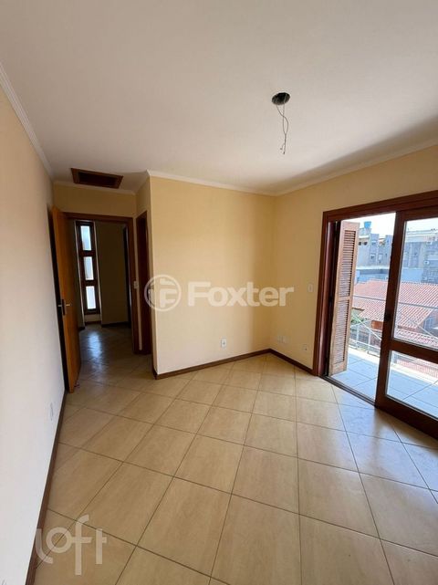 Image 3 - 880427