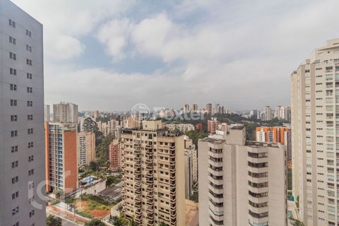 Image 7 - 880430