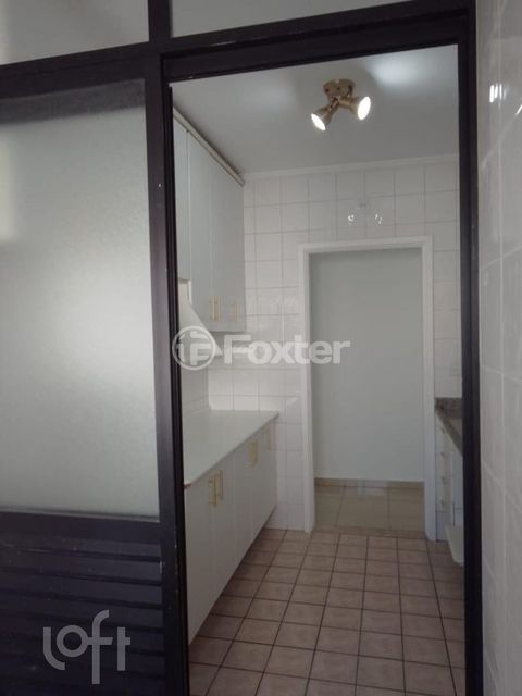 Image 8 - 880432