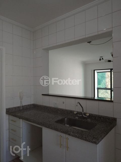 Image 4 - 880432