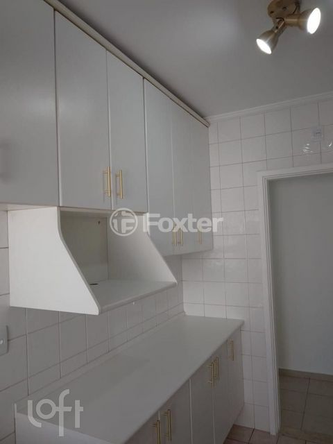 Image 9 - 880432