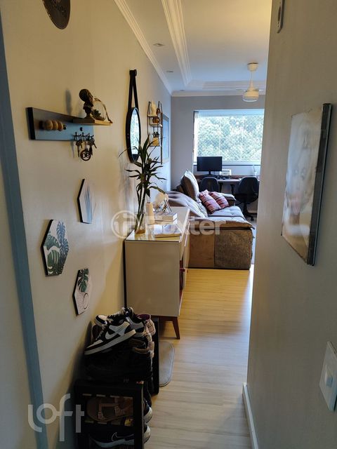 Image 5 - 880436