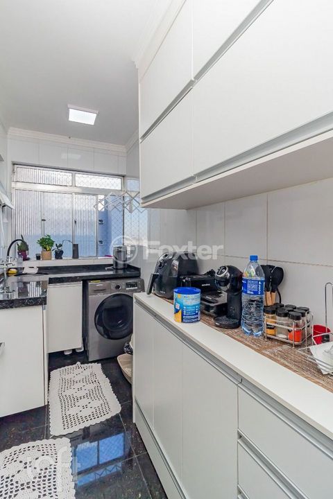 Image 7 - 880436