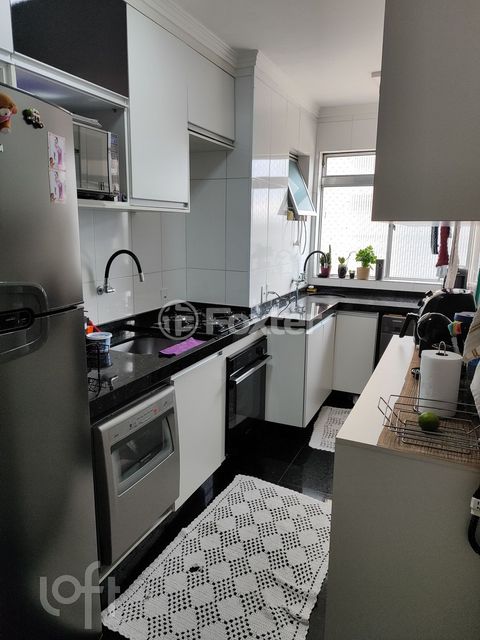 Image 7 - 880436