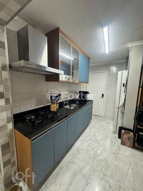 Image 7 - 880438
