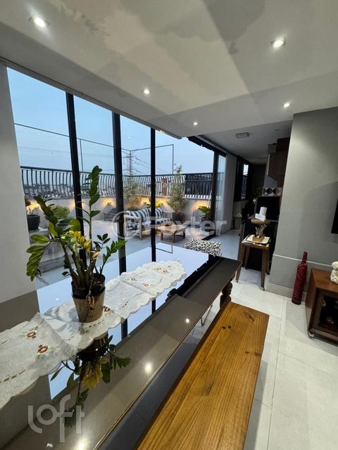 Image 4 - 880438