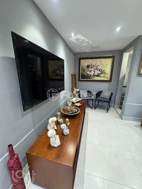 Image 3 - 880438