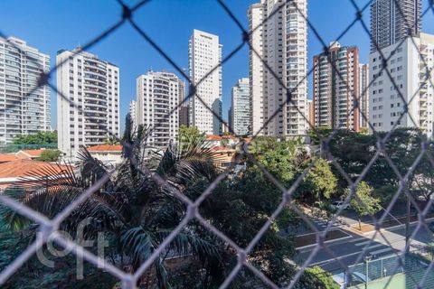 Image 6 - 880456
