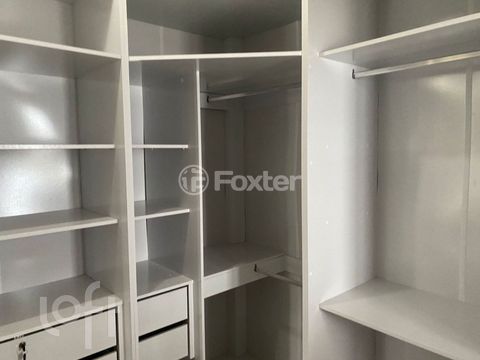 Image 7 - 880459