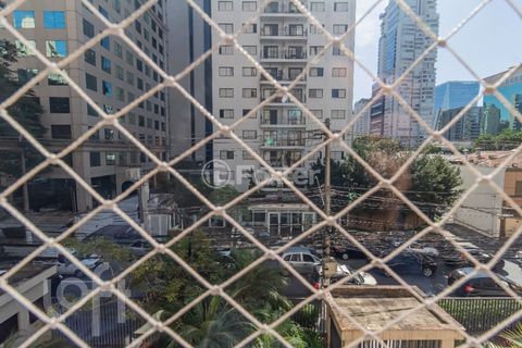 Image 14 - 880467