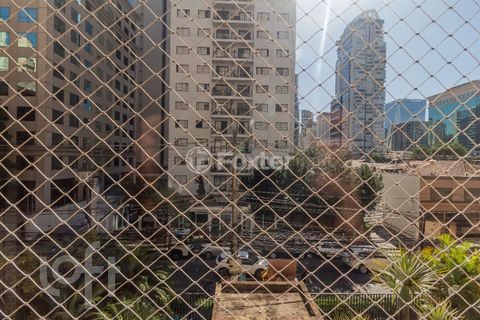 Image 9 - 880467