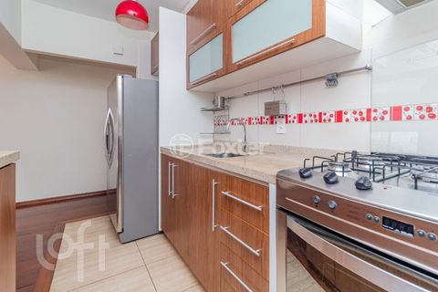 Image 7 - 880467