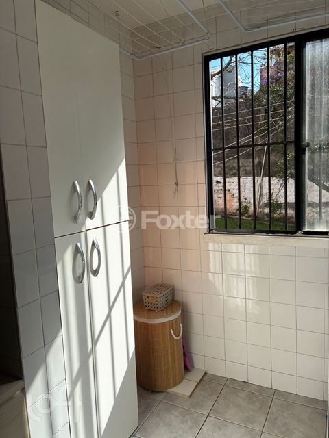 Image 7 - 880470