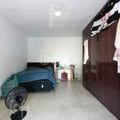 Image 5 - 880481
