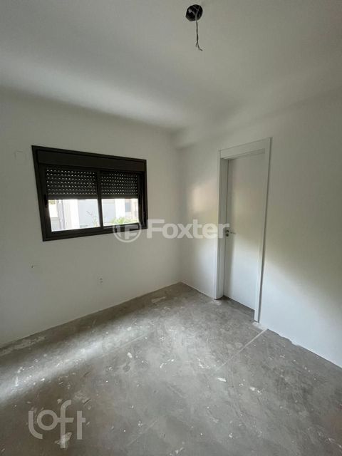 Image 7 - 880482