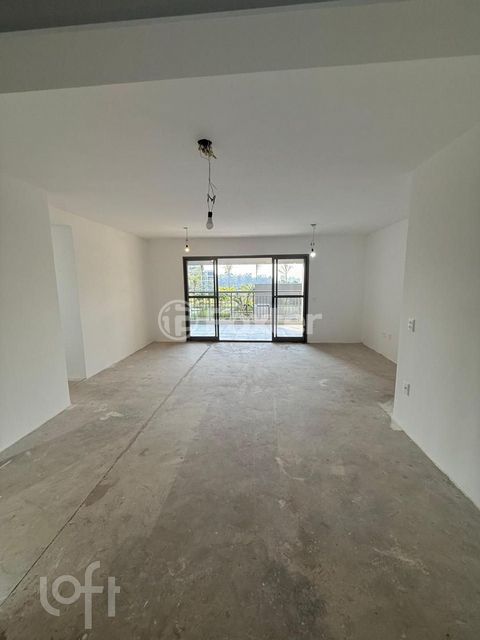 Image 3 - 880482