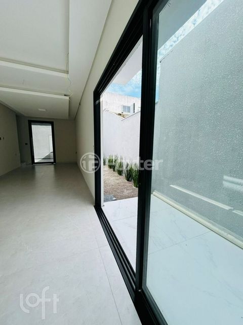 Image 7 - 880491