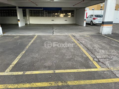 Image 7 - 880499