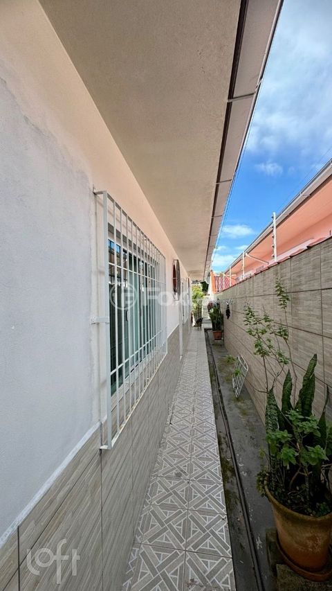 Image 6 - 880501