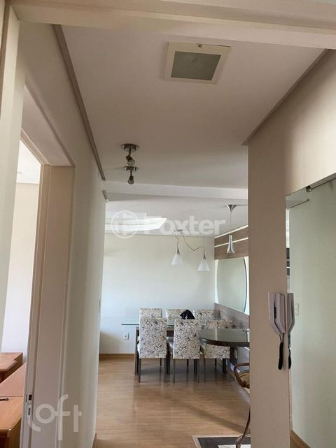 Image 17 - 880510