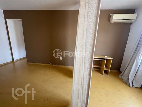 Image 4 - 880511