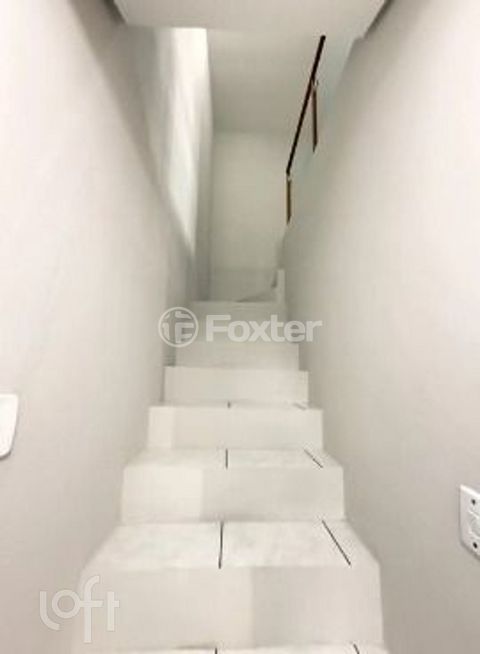 Image 1 - 880517