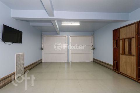 Image 9 - 880528