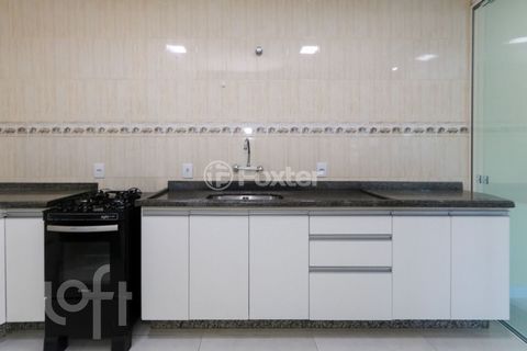 Image 7 - 880528