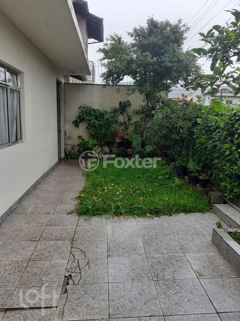 Image 6 - 880534