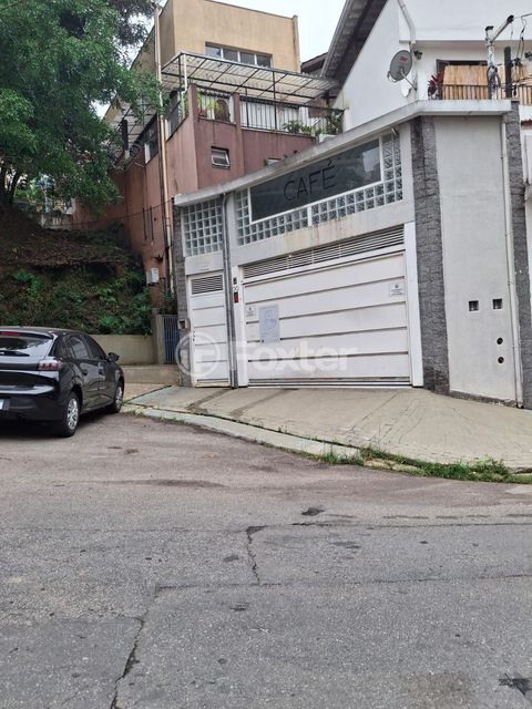 Image 1 - 880544