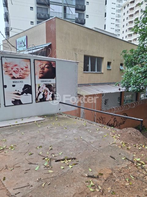 Image 6 - 880544