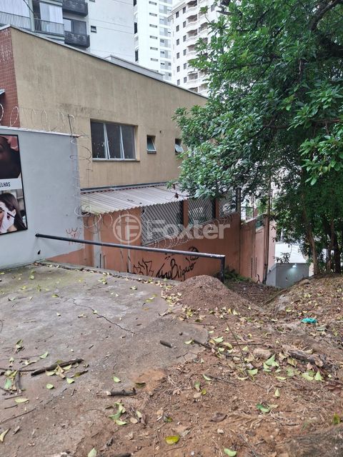 Image 7 - 880544