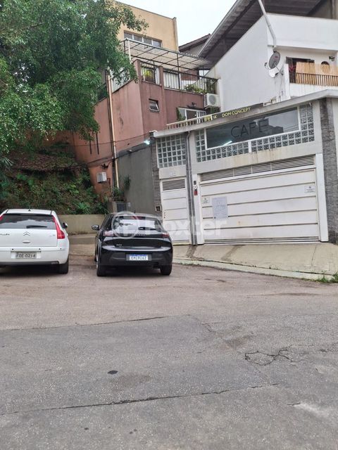 Image 2 - 880544