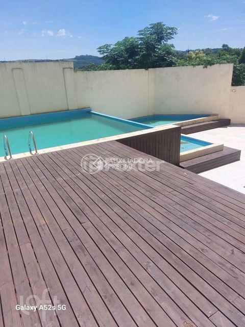 Image 9 - 880665