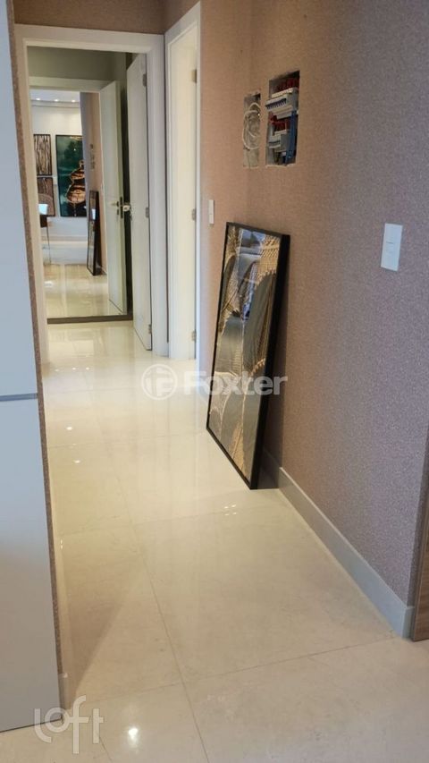 Image 3 - 880672