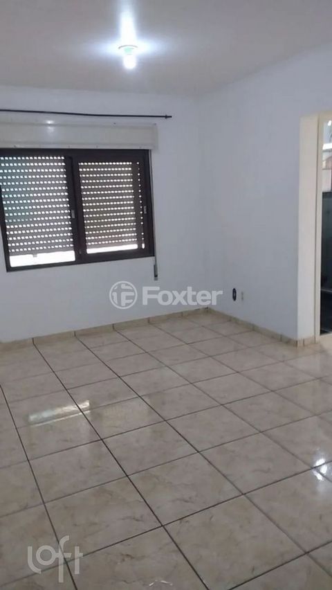 Image 7 - 880679