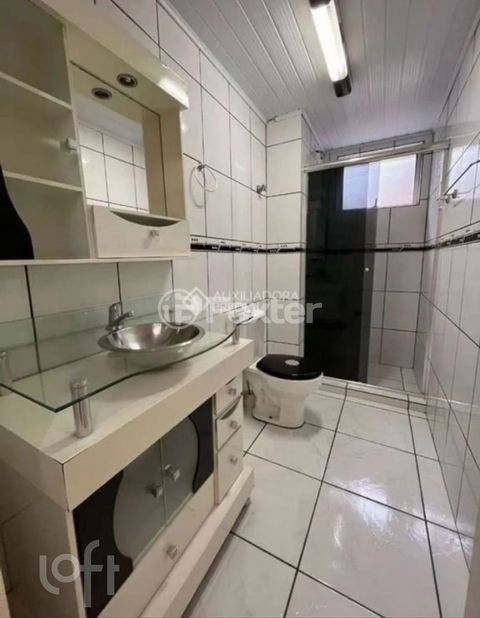 Image 7 - 880681