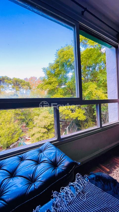 Image 3 - 880719