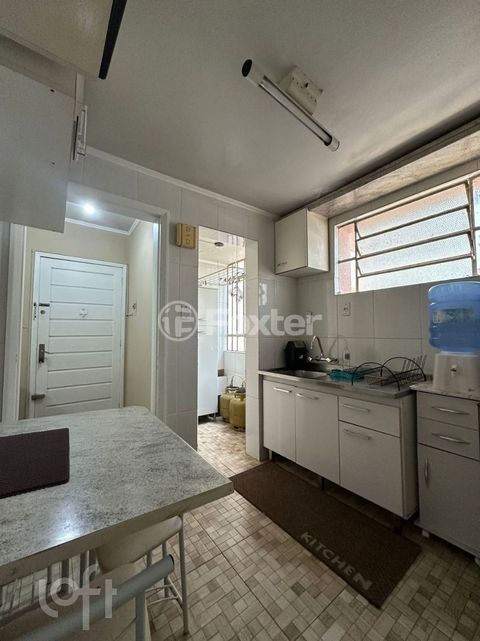 Image 3 - 880732