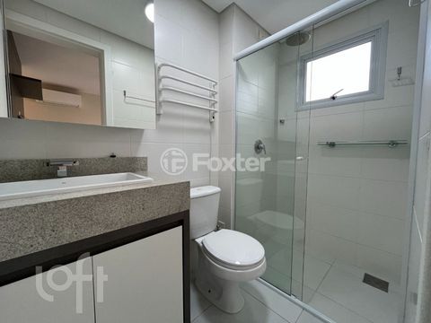 Image 9 - 880733