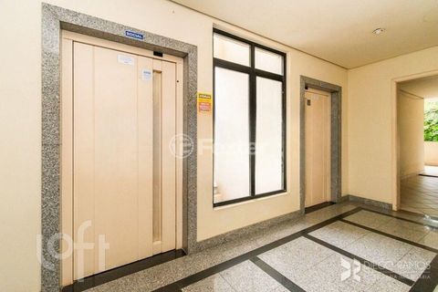 Image 17 - 880814